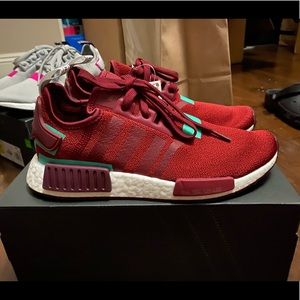 ADIDAS NMDs R1 BRAND NEW
